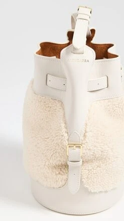 Altuzarra Play Bucket Bag -Jacquemus Shop altuz301121a530 1673547646459 2 0. UX357 QL90