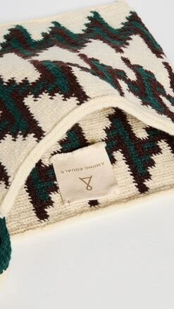 Among Equals Half Diamond Small Bag -Jacquemus Shop ameql300151f975 1680807637512 2 0. UX357 QL90