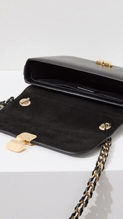 A.P.C. Sac Grace Baguette Chaine -Jacquemus Shop apcaa326041cb4f 1679698426664 2 0. UX357 QL90