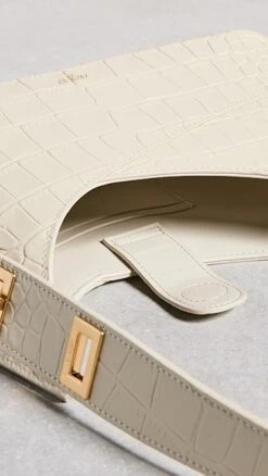 Apede Mod Small Twist Bag -Jacquemus Shop apede300491af8d 1678916965822 2 0. UX357 QL90