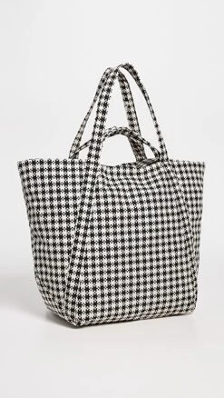 BAGGU Travel Cloud Bag -Jacquemus Shop baggu305471f2c9 1676579835399 2 0. UX357 QL90