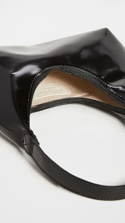 BY FAR Baby Amber Black Semi Patent Leather Bag -Jacquemus Shop byfar302081071c q5 2 0. UX357 QL90