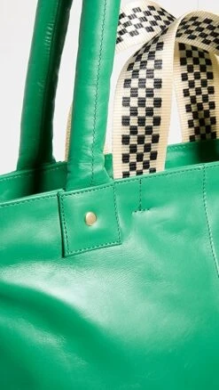 Clare V. Travailler Magazine Tote -Jacquemus Shop clare210321f666 1679515195527 2 0. UX357 QL90