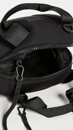 Dagne Dover Landon Extra Small Carryall Bag -Jacquemus Shop ddove3012814835 1634227286081 2 0. UX357 QL90