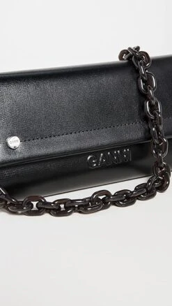 GANNI Banner Envelope Chain Wallet -Jacquemus Shop ganni318711cd2d 1683825184926 2 0. UX357 QL90