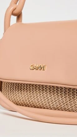 GANNI Knot Flap Over Raffia Bag -Jacquemus Shop ganni318771a71d 1683825205196 2 0. UX357 QL90