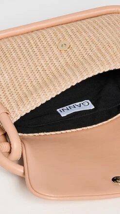 GANNI Knot Flap Over Raffia Bag -Jacquemus Shop ganni318771a71d 1683825205615 2 0. UX357 QL90