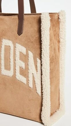 Golden Goose Golden Tote -Jacquemus Shop goose2120112408 1630616916455 2 0. UX357 QL90