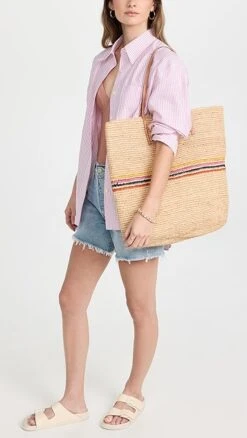 Hat Attack Iris Tote -Jacquemus Shop hatta305081c3c8 1678379005422 2 0. UX357 QL90