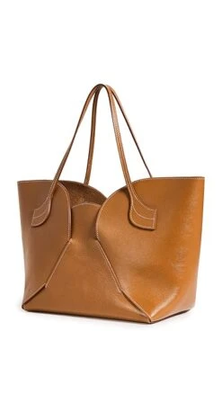 Hereu Sepal Leather -Jacquemus Shop hereu3008212798 1682367186110 2 0. UX357 QL90