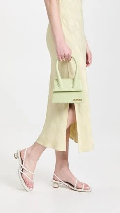 Jacquemus Le Chiquito Moyen Bag -Jacquemus Shop jcque3087012740 1646066958748 2 0. UX357 QL90
