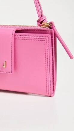 Jacquemus Le Pichoto Wristlet -Jacquemus Shop jcque308831a561 1652890692410 2 0. UX357 QL90