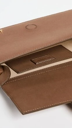 Jacquemus Le Grand Bambino Bag -Jacquemus Shop jcque309371a338 1667498810600 2 0. UX357 QL90