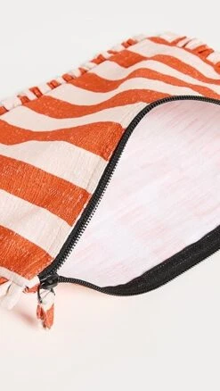 La Double J Hand Pochette -Jacquemus Shop ladou3063810bee 1683143713190 2 0. UX357 QL90