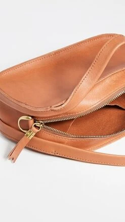 Madewell The Sydney Zip Top Crossbody -Jacquemus Shop madew452071bae1 1630611928408 2 0. UX357 QL90