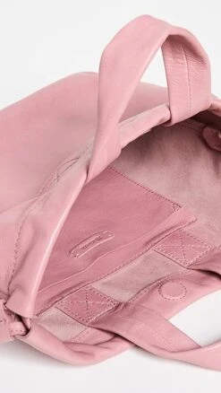 Madewell Soft Cinch Crossbody Bag -Jacquemus Shop madew4596214565 1669932147842 2 0. UX357 QL90