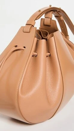 Mansur Gavriel Lilium Bag -Jacquemus Shop mandb302841a529 1646699914099 2 0. UX357 QL90