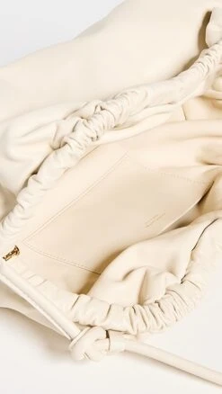 Mansur Gavriel Cloud Clutch -Jacquemus Shop mandb3038911338 1676047642987 2 0. UX357 QL90