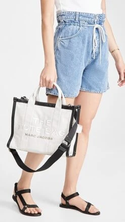 Marc Jacobs The Small Traveler Tote -Jacquemus Shop mjadb3334611611 q2 2 0. UX357 QL90