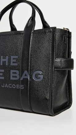 Marc Jacobs The Medium Tote -Jacquemus Shop mjadb335701b002 1623778493554 2 0. UX357 QL90