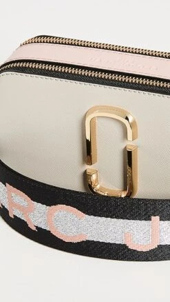 Marc Jacobs The Colorblock Snapshot -Jacquemus Shop mjadb3380511b0e 1651598321810 2 0. UX357 QL90