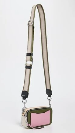 Marc Jacobs The Snapshot -Jacquemus Shop mjadb338451e8cb 1672273196326 2 0. UX357 QL90