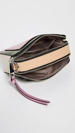 Marc Jacobs The Snapshot -Jacquemus Shop mjadb338451e8cb 1672273196581 2 0. UX357 QL90