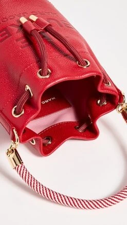 Marc Jacobs The Leather Bucket Bag 12 Marc Jacobs The Leather Bucket Bag -Jacquemus Shop mjadb3384871640 1668807744149 2 0. UX357 QL90