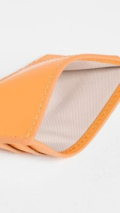 Marc Jacobs The Card Case -Jacquemus Shop mjadb3386233984 1675889875876 2 0. UX357 QL90