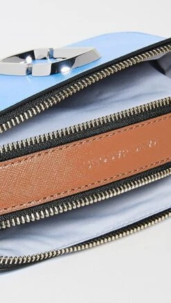 Marc Jacobs The Snapshot Bag -Jacquemus Shop mjadb338731f1b7 1680293898101 2 0. UX357 QL90