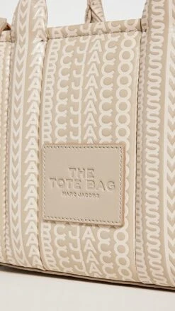 Marc Jacobs The Mini Tote -Jacquemus Shop mjadb3390010719 1683816104567 2 0. UX357 QL90