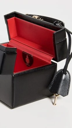 Mark Cross Mini Trunk Bag 12 Mark Cross Mini Trunk Bag -Jacquemus Shop mkcrs300141071b 1655415340184 2 0. UX357 QL90