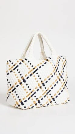 Naghedi St Barths Medium Tote -Jacquemus Shop naghe3019012301 1657218952592 2 0. UX357 QL90