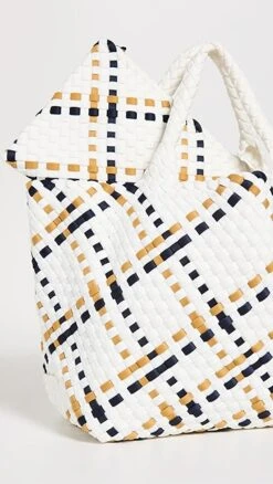 Naghedi St Barths Medium Tote -Jacquemus Shop naghe3019012301 1657218952686 2 0. UX357 QL90