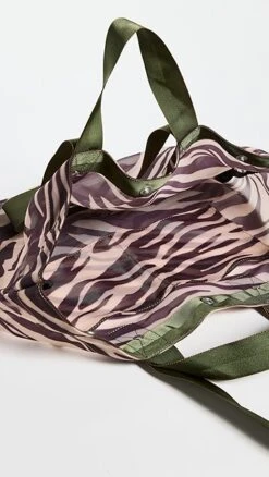 Rag & Bone Addison Medium Tote -Jacquemus Shop ragbo463261e856 1672258817589 2 0. UX357 QL90