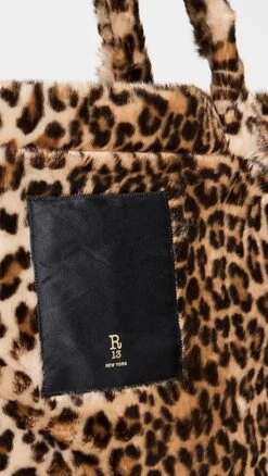 R13 R13 Oversized Tote -Jacquemus Shop rthir212631dc88 1658168299121 2 0. UX357 QL90