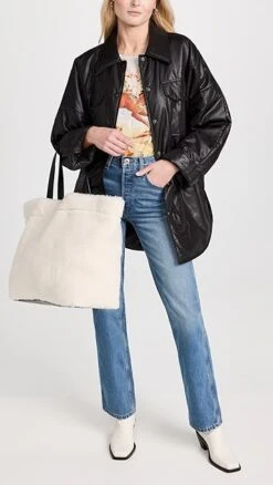 STAND STUDIO Shopping Faux Shearling Bag Large -Jacquemus Shop stand3013410075 1670618429963 2 0. UX357 QL90