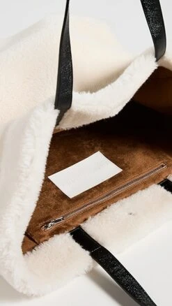 STAND STUDIO Shopping Faux Shearling Bag Large -Jacquemus Shop stand3013410075 1670618430062 2 0. UX357 QL90