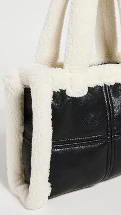 STAND STUDIO Liz Mini Quilt Bag 11 STAND STUDIO Liz Mini Quilt Bag -Jacquemus Shop stand301391c683 1671072623432 2 0. UX357 QL90