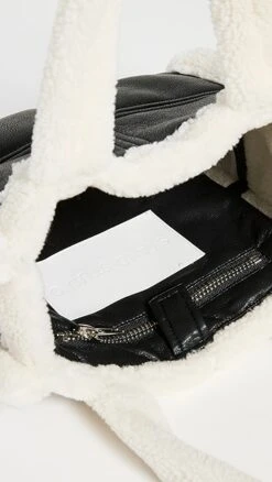 STAND STUDIO Liz Mini Quilt Bag 12 STAND STUDIO Liz Mini Quilt Bag -Jacquemus Shop stand301391c683 1671072623493 2 0. UX357 QL90