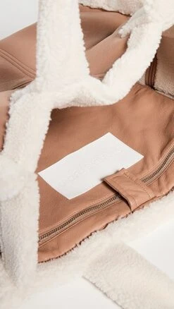 STAND STUDIO Lolita Quilted Bag -Jacquemus Shop stand3014016777 1670612247405 2 0. UX357 QL90