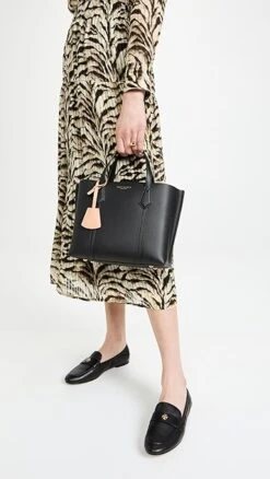 Tory Burch Perry Small Triple Compartment Tote -Jacquemus Shop toryb476761071c 1643046671409 2 0. UX357 QL90