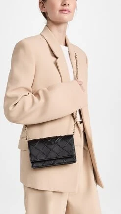 Tory Burch Fleming Soft Chain Wallet -Jacquemus Shop toryb497741cd2d 1671467960460 2 0. UX357 QL90