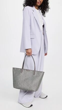 Tory Burch Ever-Ready Tote -Jacquemus Shop toryb4996016534 1674757327343 2 0. UX357 QL90