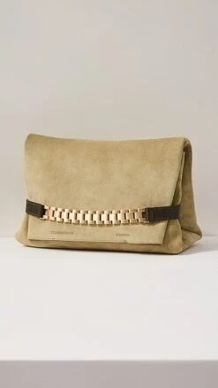 Victoria Beckham Chain Pouch -Jacquemus Shop vbedb3029815745 1681842041671 2 0. UX357 QL90