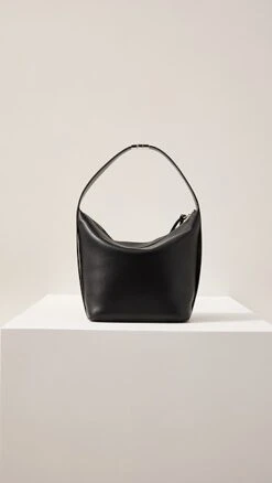 Victoria Beckham Belt Bag -Jacquemus Shop vbedb302991cd2d 1681763271807 2 0. UX357 QL90
