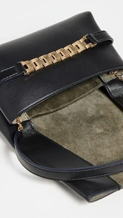 Victoria Beckham Mini Pouch Bag 12 Victoria Beckham Mini Pouch Bag -Jacquemus Shop vbedb303001cd2d 1681230012576 2 0. UX357 QL90