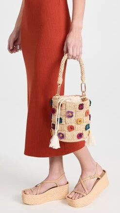 Vanessa Bruno Holly Mini Seau Bag -Jacquemus Shop vbrun4007781474 1676579599931 2 0. UX357 QL90