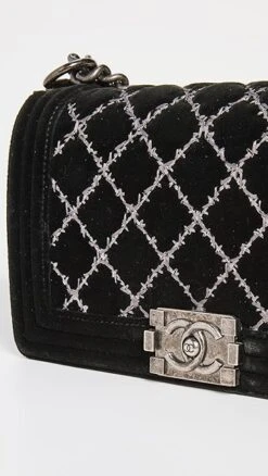 What Goes Around Comes Around Chanel Velvet Boy Medium Bag -Jacquemus Shop wgadb3643314f4b 1671136999509 2 0. UX357 QL90