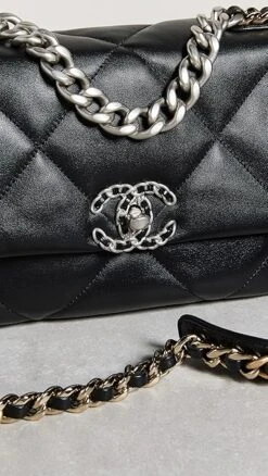 What Goes Around Comes Around Chanel Black Lambskin 19 Flapbag -Jacquemus Shop wgadb365791071b 1675971798319 2 0. UX357 QL90